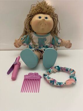 Vintage 90’s Cabbage Patch Kids Crimp N Curl Doll w/ Accessories Hasbro CPK